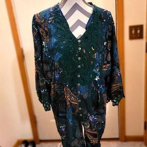 NWOT beautiful blouse by Denim 24/7 sz 22W.